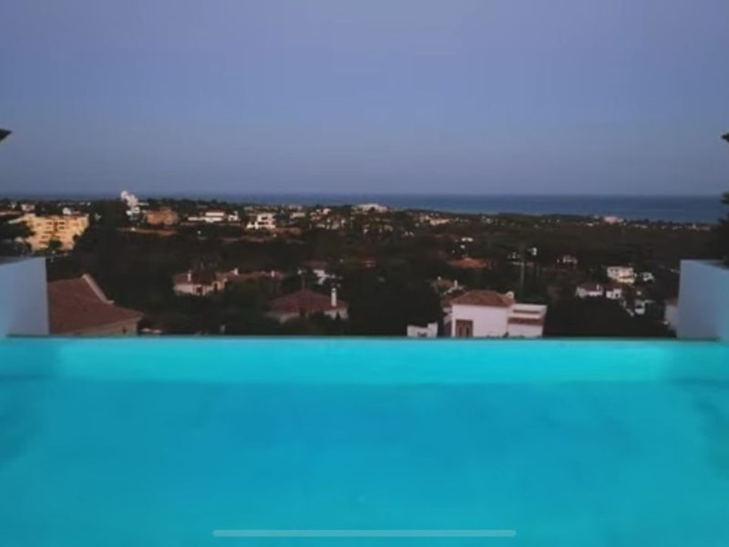 Huvila myynnissä Los Flamingosissa, Benahavísissa, Málagassa (Espanja)