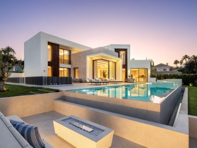 Villa til salgs i Nueva Andalucía, Marbella, Málaga (Spania)