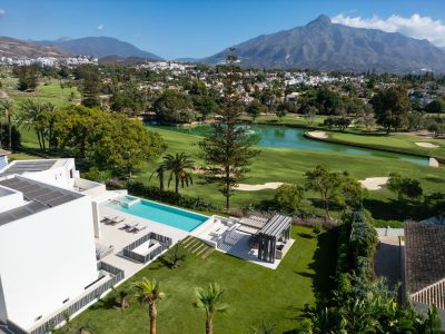 Villa til salgs i Nueva Andalucía, Marbella, Málaga (Spania)