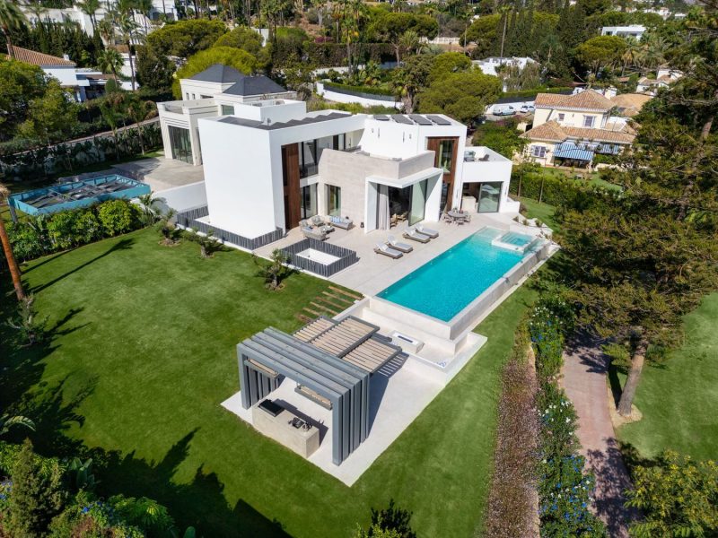Villa til salgs i Nueva Andalucía, Marbella, Málaga (Spania)