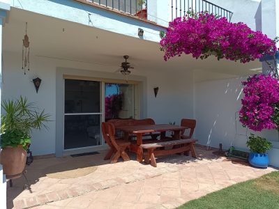 Villa te koop in Playa Bahía Dorada, Estepona, Málaga (Spanje)
