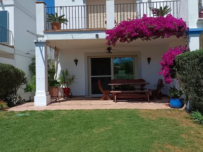 Villa te koop in Playa Bahía Dorada, Estepona, Málaga (Spanje)