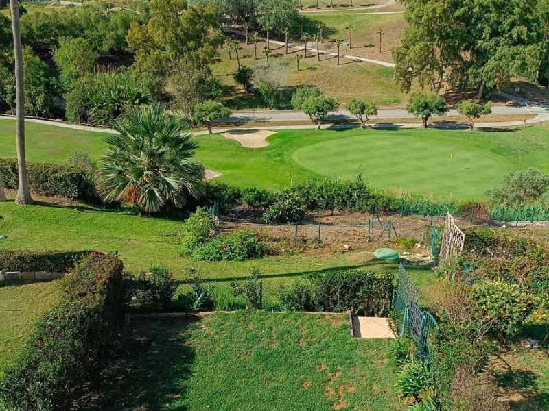 Villa te koop in Playa Bahía Dorada, Estepona, Málaga (Spanje)