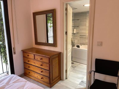 Lejlighed til salg i Nueva Andalucía, Marbella, Málaga (Spanien)