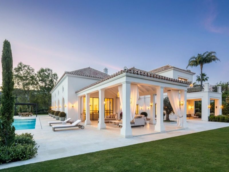Villa til salg i Nueva Andalucía, Marbella, Málaga (Spanien)