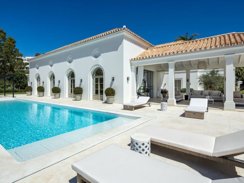 Villa til salg i Nueva Andalucía, Marbella, Málaga (Spanien)