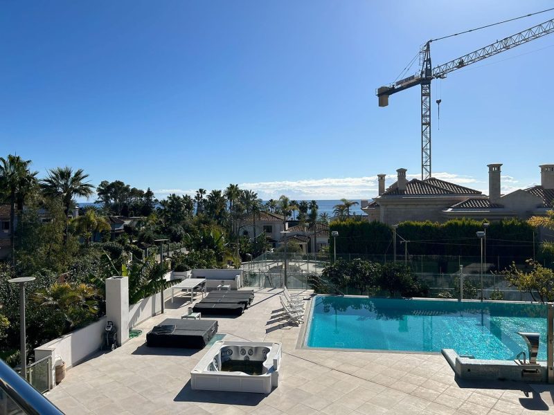 Вилла на продажу в Рио-Реал-Лос-Монтерос, Марбелья, Малага (Испания)