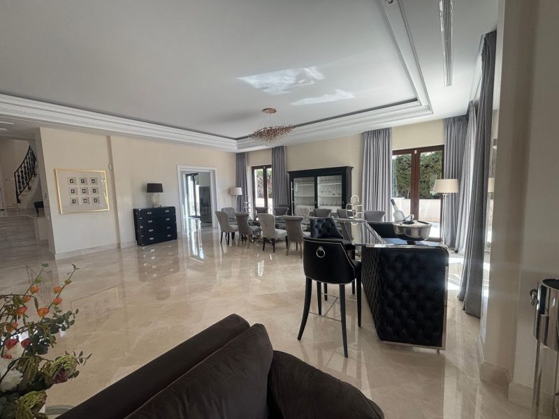 Villa for sale in Nagüeles-Milla de Oro, Marbella, Málaga (Spain)