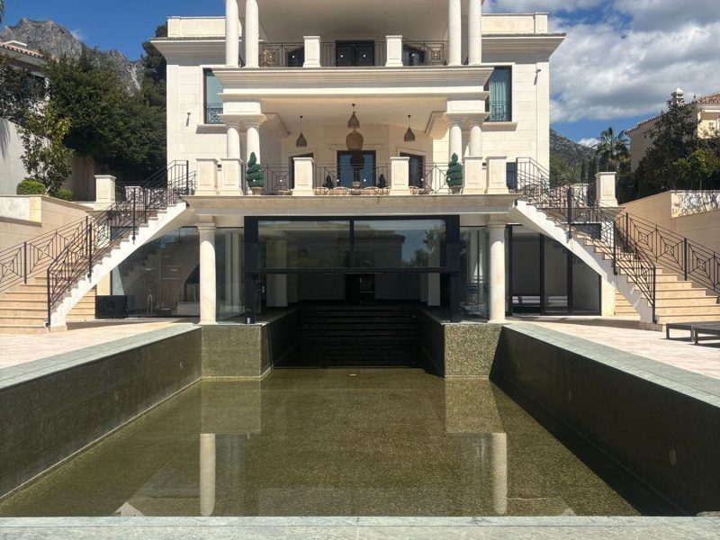 Villa for sale in Nagüeles-Milla de Oro, Marbella, Málaga (Spain)