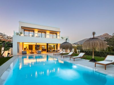 Вилла на продажу в Нуэва Андалусия, Марбелья, Малага (Испания)