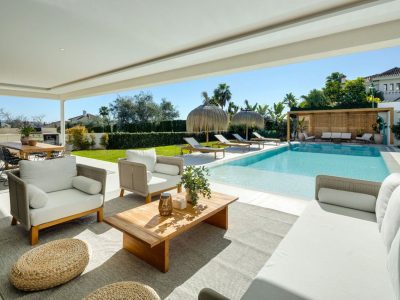 Вилла на продажу в Нуэва Андалусия, Марбелья, Малага (Испания)