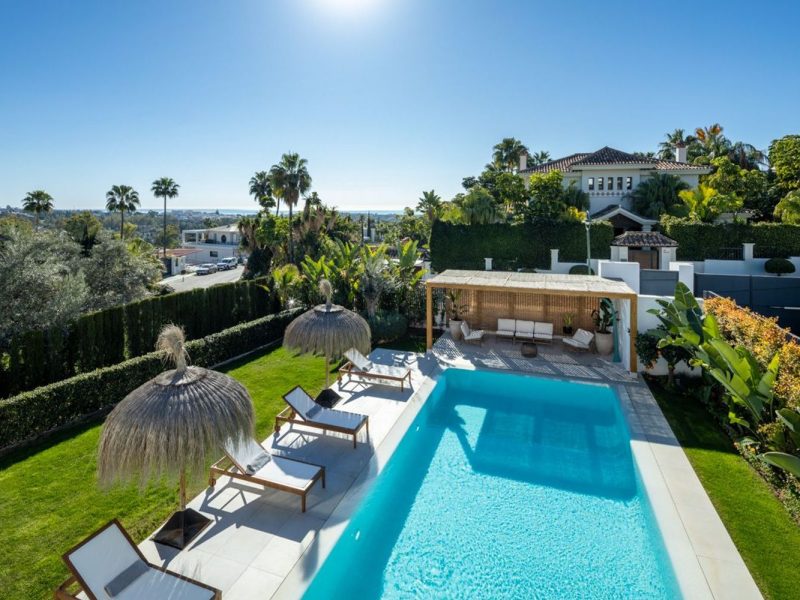 Вилла на продажу в Нуэва Андалусия, Марбелья, Малага (Испания)