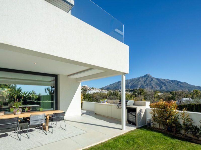 Вилла на продажу в Нуэва Андалусия, Марбелья, Малага (Испания)