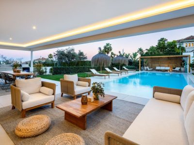 Вилла на продажу в Нуэва Андалусия, Марбелья, Малага (Испания)