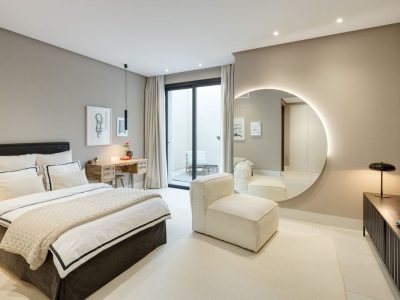 Вилла на продажу в Нуэва Андалусия, Марбелья, Малага (Испания)