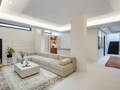 Вилла на продажу в Нуэва Андалусия, Марбелья, Малага (Испания)