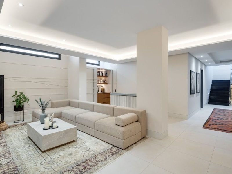 Вилла на продажу в Нуэва Андалусия, Марбелья, Малага (Испания)