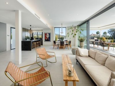 Вилла на продажу в Нуэва Андалусия, Марбелья, Малага (Испания)