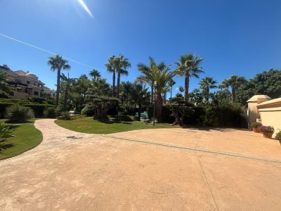 Apartment for sale in Nueva Andalucía, Marbella, Málaga (Spain)