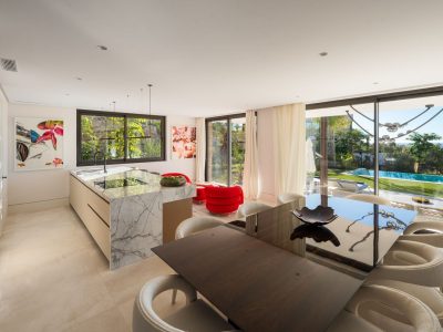 Villa for sale in Nagüeles-Milla de Oro, Marbella, Málaga (Spain)