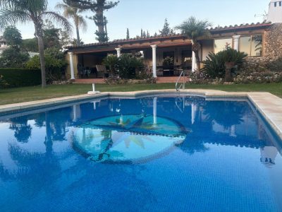 Villa para venda em Las Chapas-El Rosario, Marbella, Málaga (Espanha)