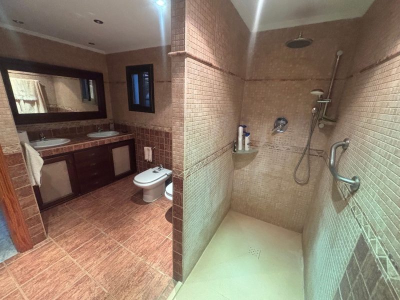 Villa para venda em Las Chapas-El Rosario, Marbella, Málaga (Espanha)