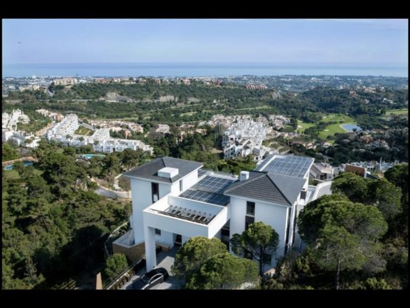 Müük asukohas El Madroñal, Benahavís, Málaga (Hispaania)