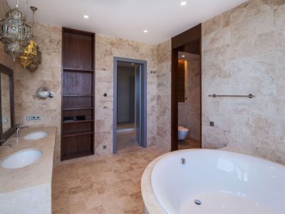 Villa en venta en El Madroñal, Benahavís, Málaga (España)