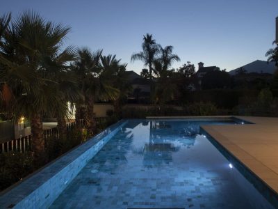 Villa til salg i Nueva Andalucía, Marbella, Málaga (Spanien)